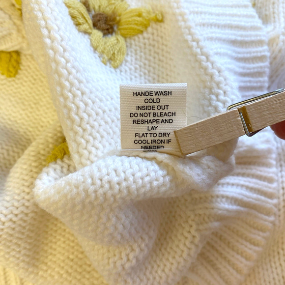 Jessica Simpson Sweater Womens Medium Cardigan Embroidered Floral White Crop - Picture 5 of 7